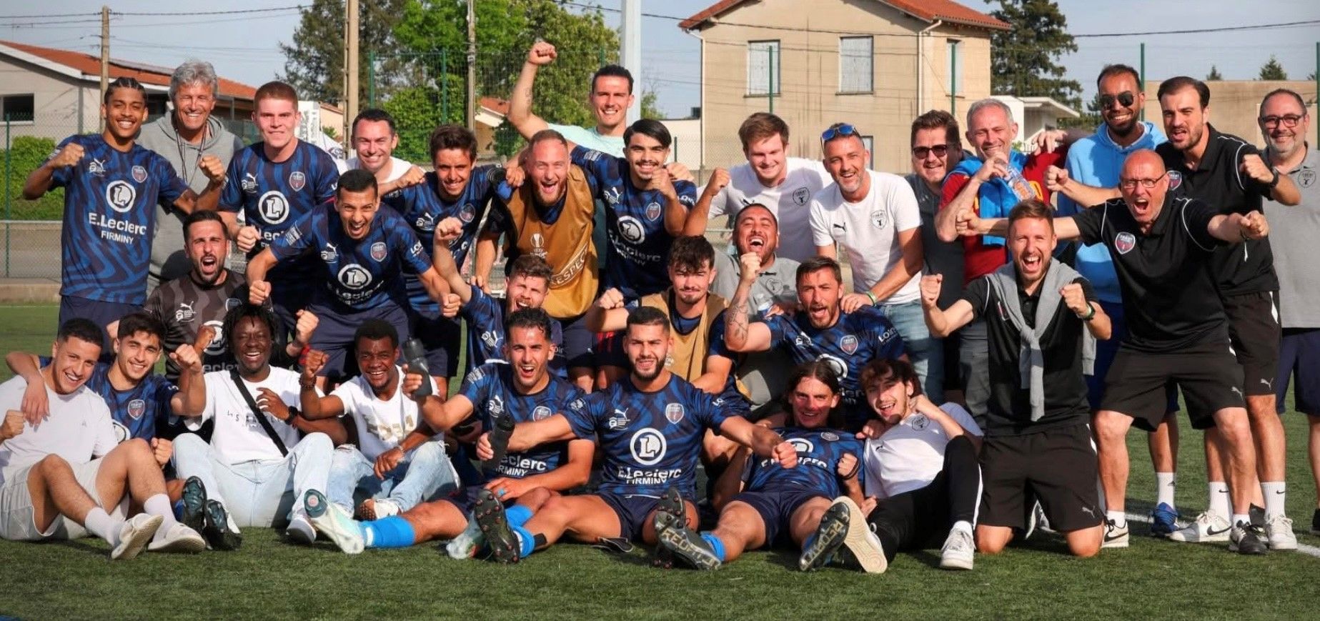 FIRMINY TOUT EN MAITRISE FILE EN FINALE !!!